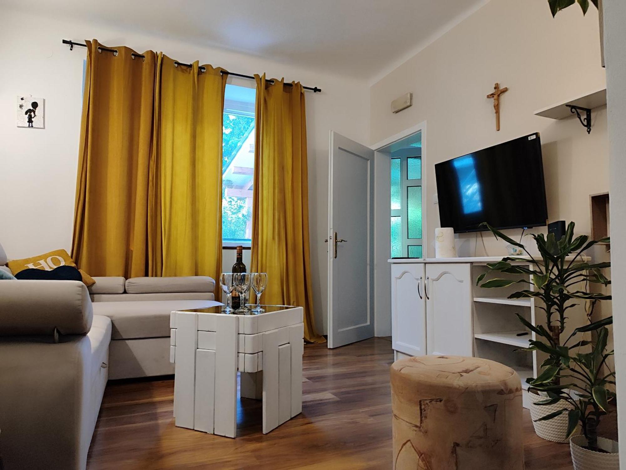 Apartman Daniel With Free Parking Mundanije Esterno foto