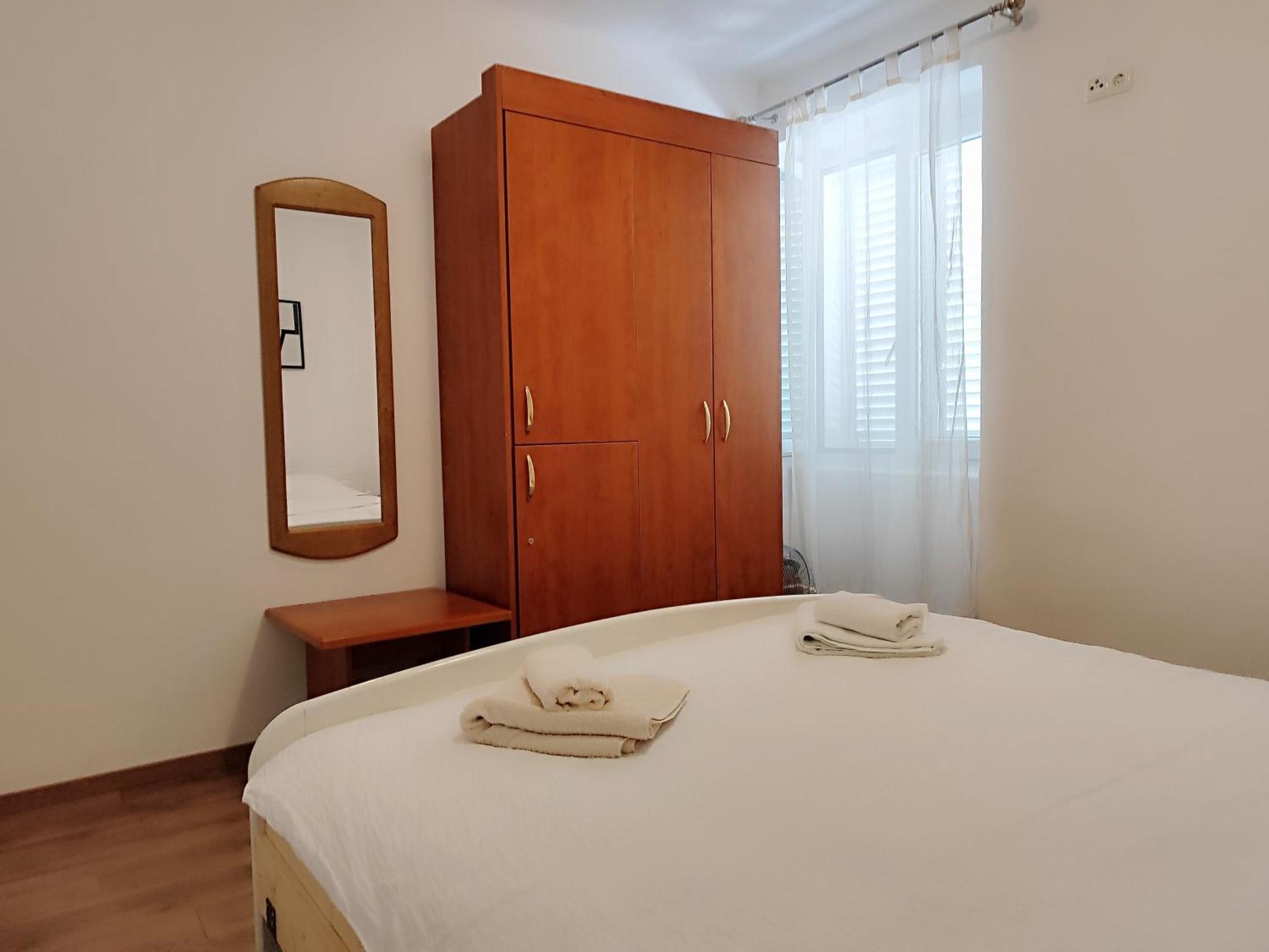 Apartman Daniel With Free Parking Mundanije Esterno foto