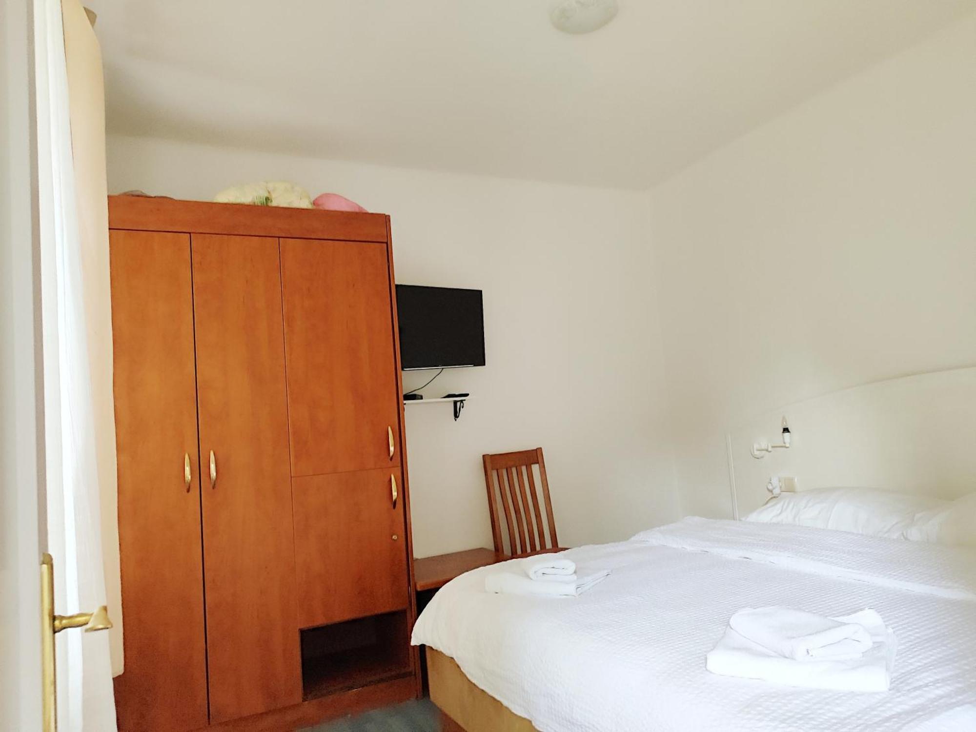 Apartman Daniel With Free Parking Mundanije Esterno foto