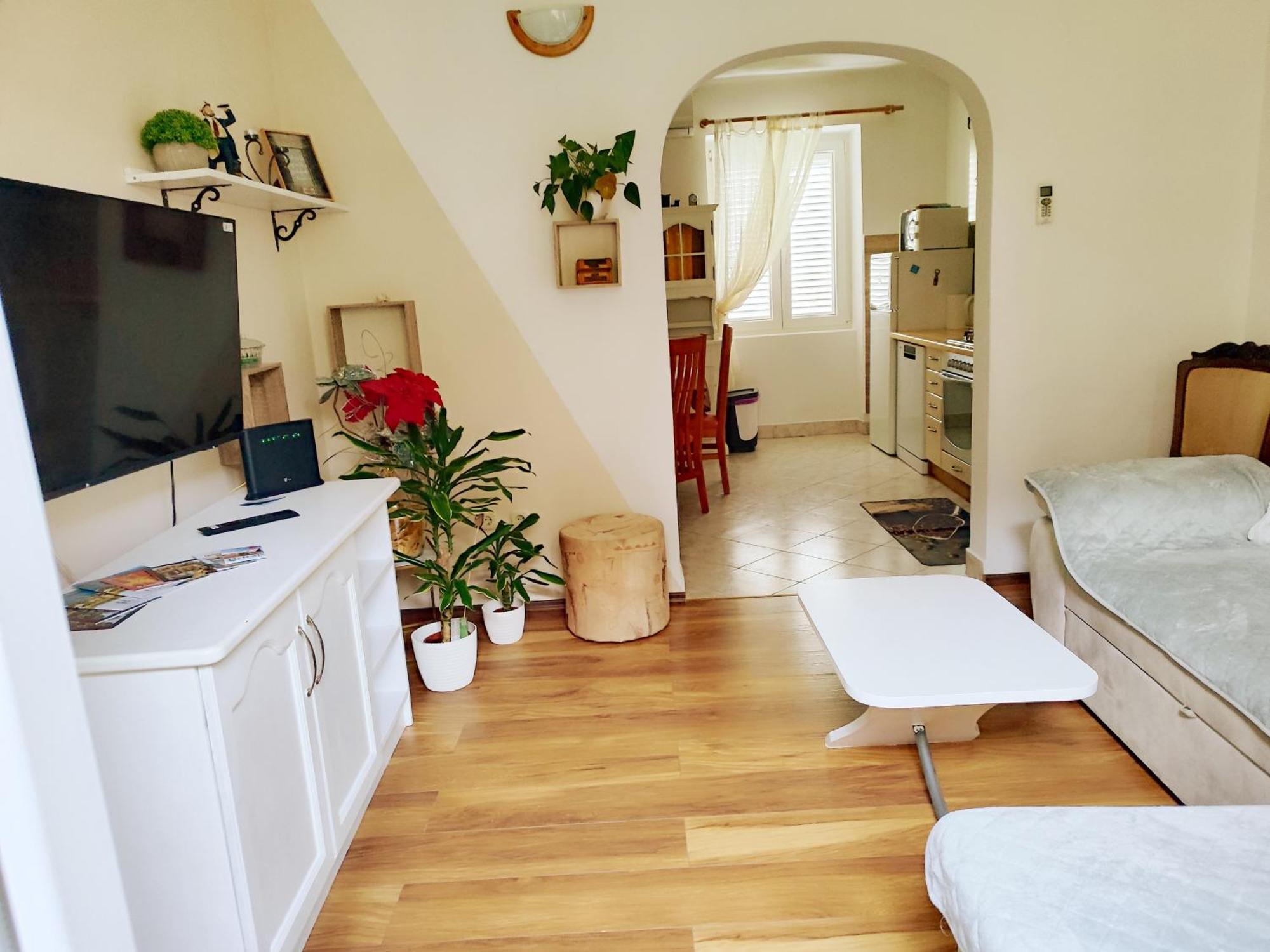 Apartman Daniel With Free Parking Mundanije Esterno foto